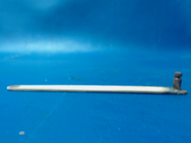 0413390-23 Cessna - Arm - Cabin Door Window